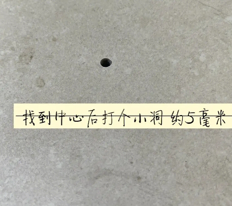 铁岭瓷砖空鼓维修公司专业解答在瓷砖铺贴过程中，如果砂料搅拌不均匀，将会带来以下问题